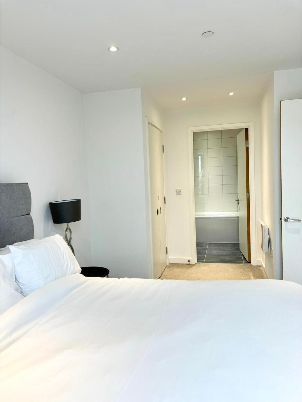 Heart Of Centre 2 Bed Apartment